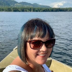 Meet your Posher, Raquel